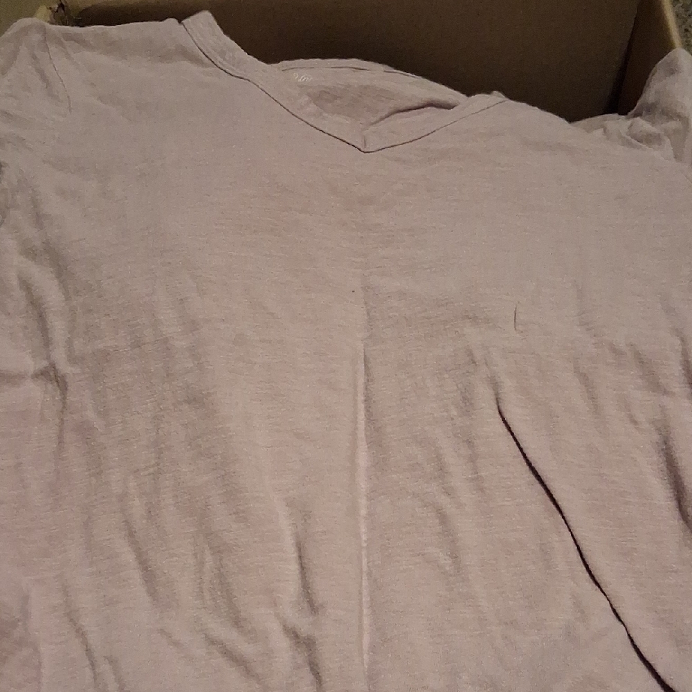 Universal Thread Lavender V-Neck Tee